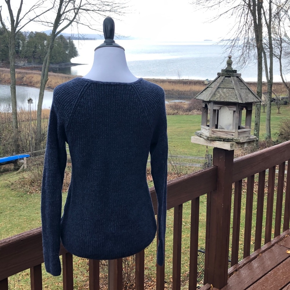 American Eagle Sweater - Picture 9 of 11
